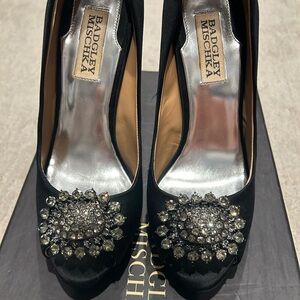 Beautiful black satin Badgley Mishka evening pumps